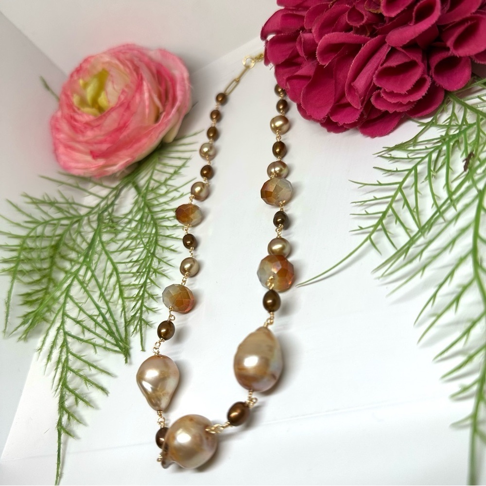 NEW⚜️Baroque Pearl & Crystal Beaded Necklace - Picture 4 of 6
